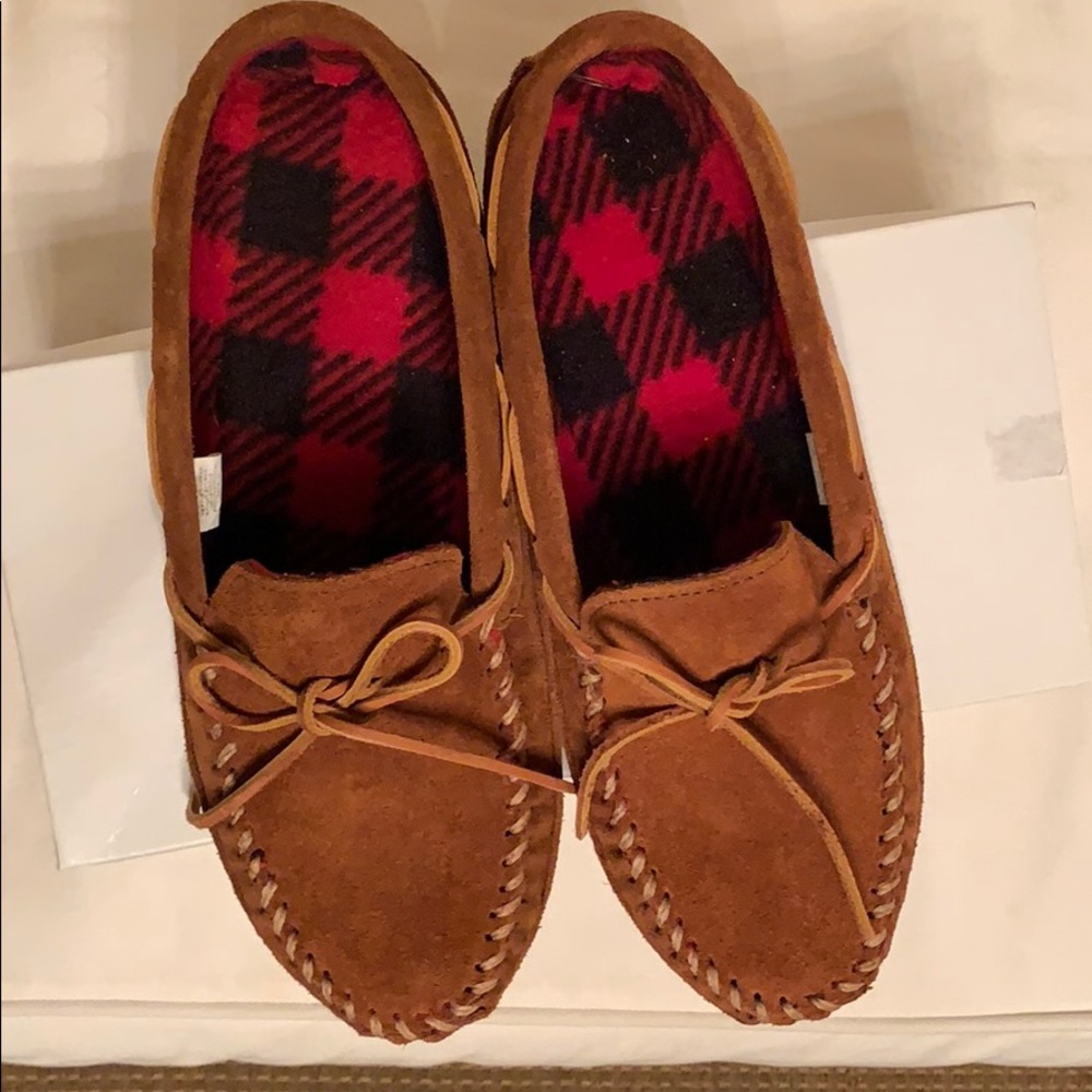 Men’s Minnetonka slippers - new, original box